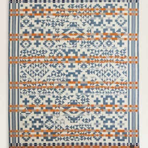 <strong>BLUE RIDGE</strong><br>Available in<br>Robe