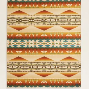 <strong>SOLSTICE CANYON</strong><br>Available in<br>Robe